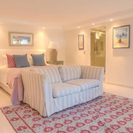 Sleeps 8 With Pool Air Con And Wifi Quinta do Lago