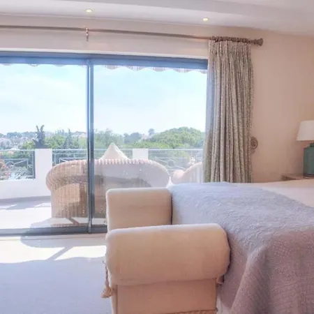 Sleeps 8 With Pool Air Con And Wifi Quinta do Lago