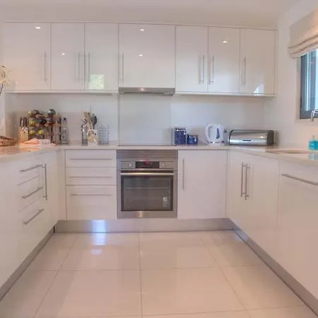 Willa Sleeps 8 With Pool Air Con And Wifi Quinta do Lago